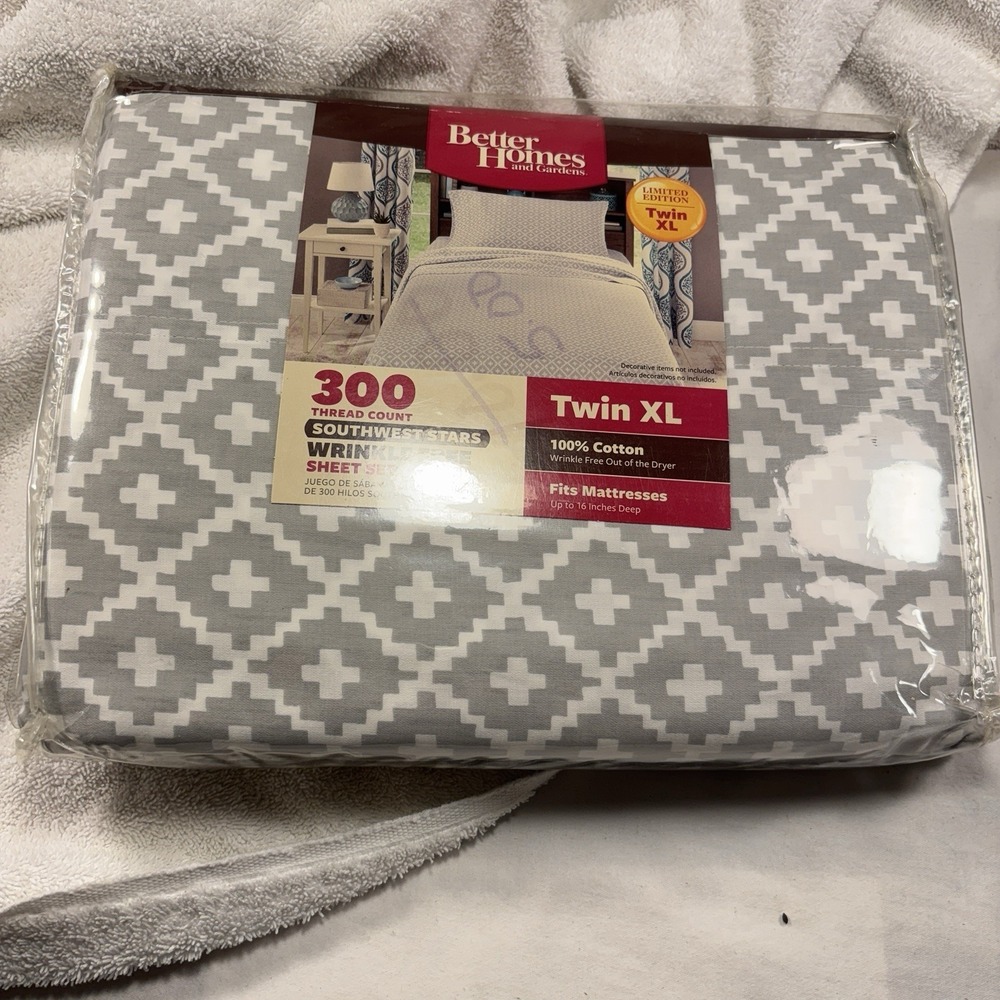Better Homes and Gardens Sheet Set‎ Twin Three 3 Pieces Gray And White